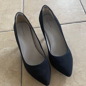 Tahari Women's Classic Black Heels